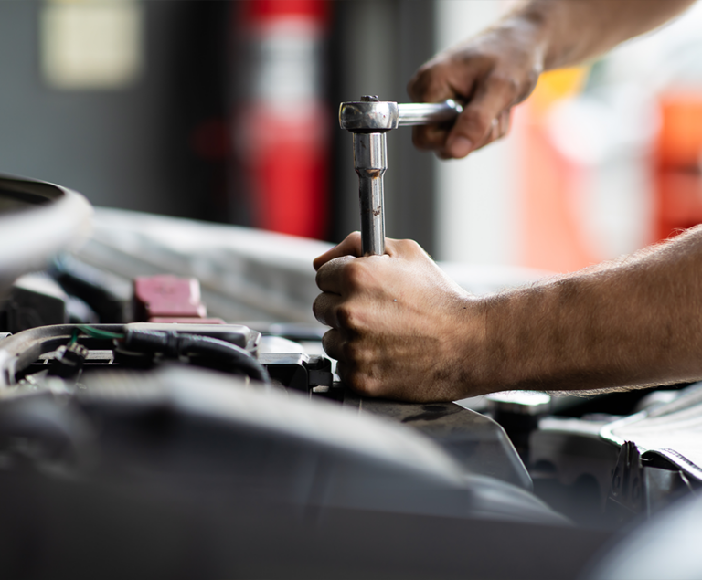 ARC Europe Smart RSA technician performing onsite roadside vehicle repair service